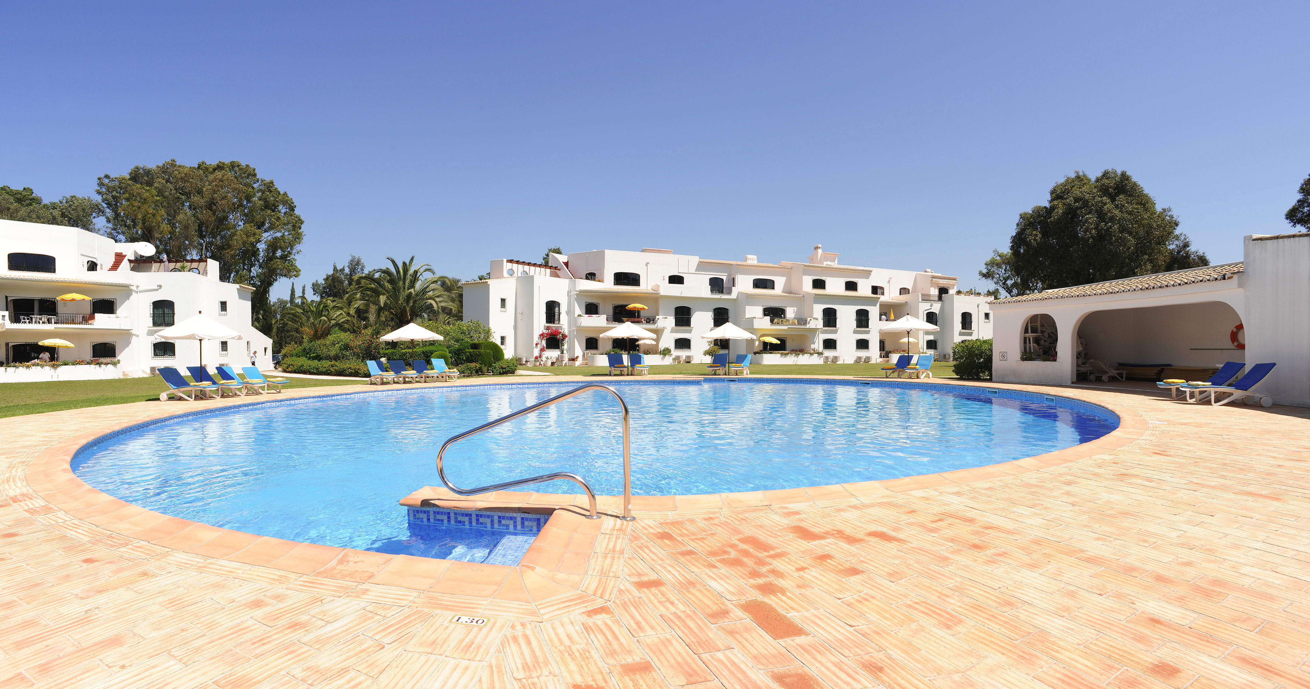 Penina Apartments